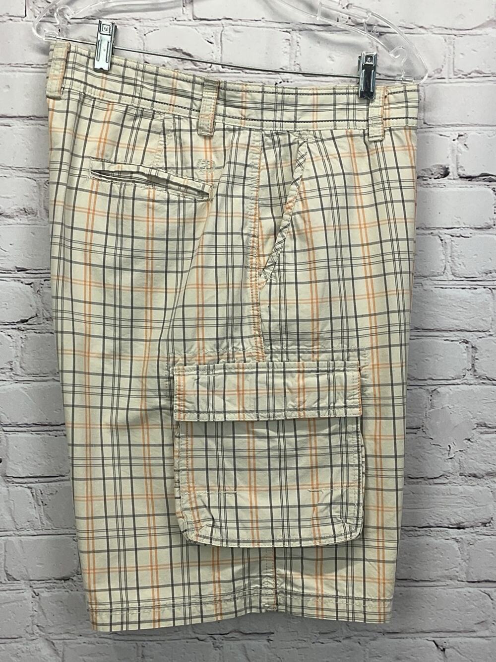 Izod Shorts Men's Size 38 Cream/Orange/Gray Plaid Cargo Vacation Beach Casual